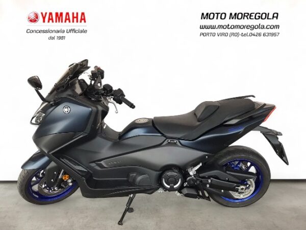 T MAX 560 BLU OPACO 2023