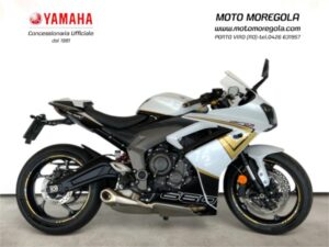 TRIUMPH DAYTONA 660